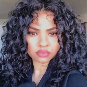 Meet your Posher, Seza